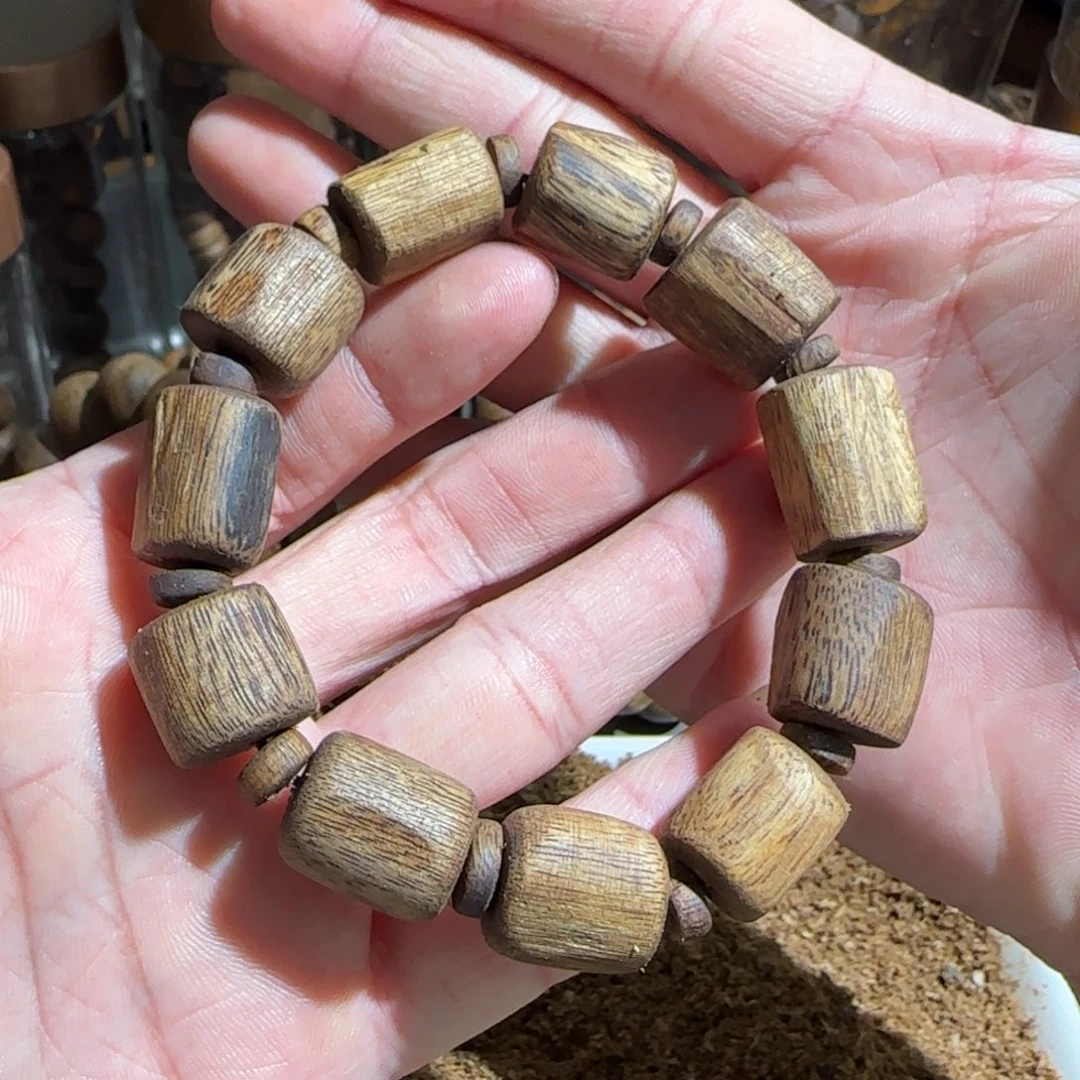 沉香碎屑沉香/乌身老料随形