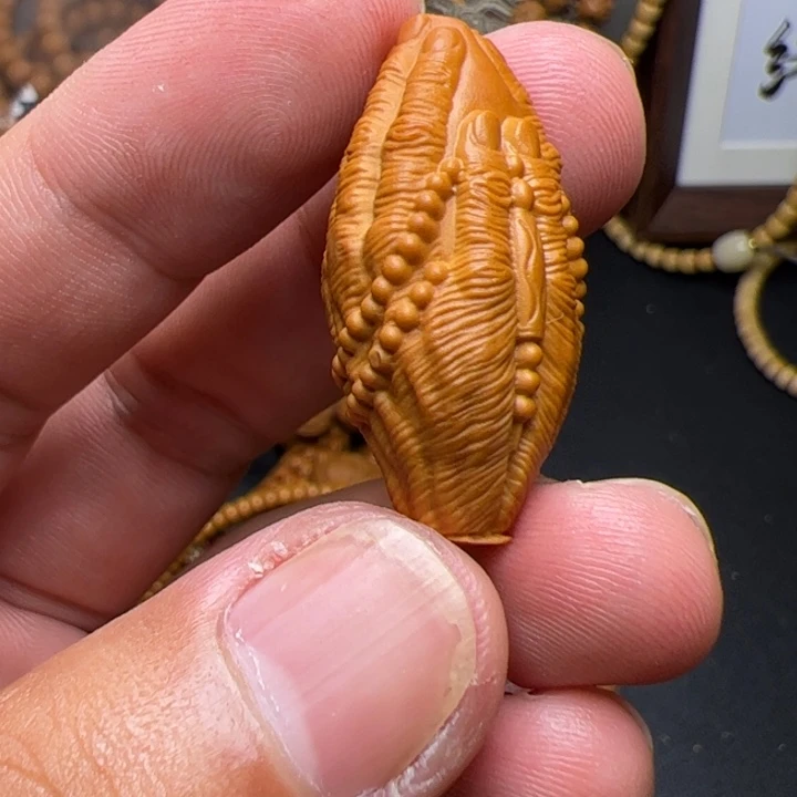 和***样猴头核桃手串看看咯