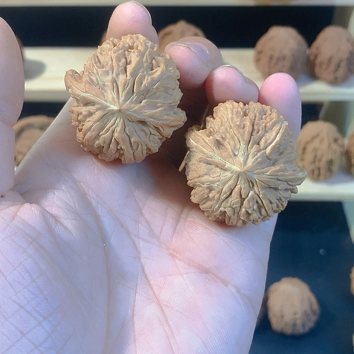 刘***平文玩核桃吊坠137 核桃