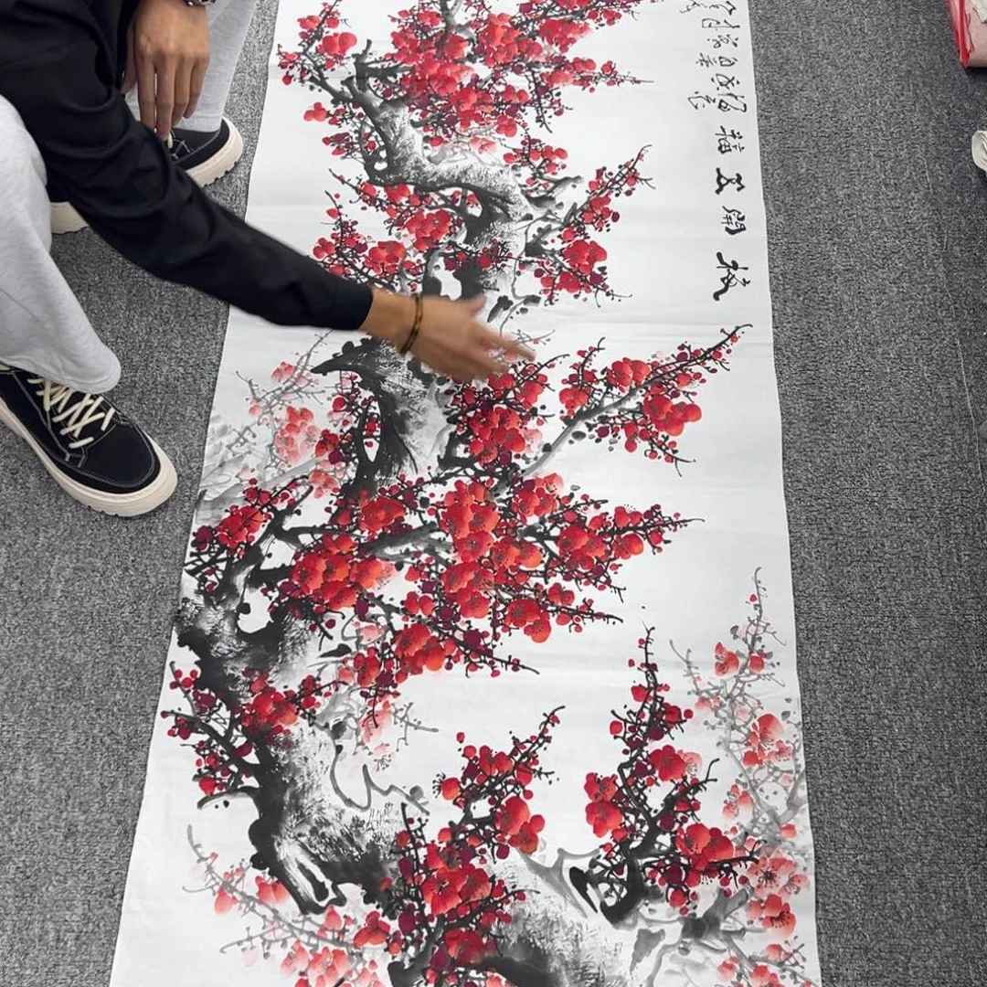 国画卖字画的小男孩