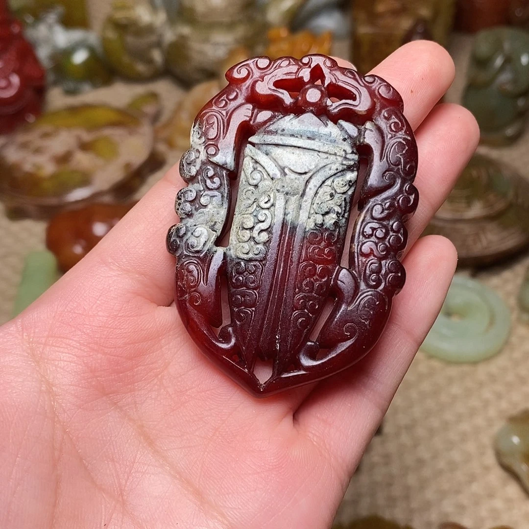 宝***子蛇纹石玉未镶嵌颈饰