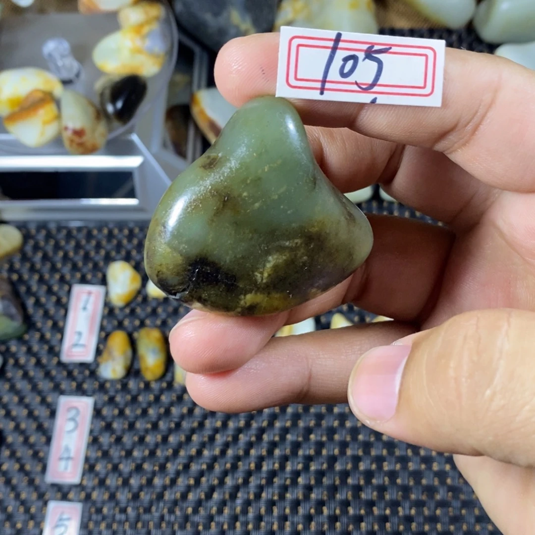 和田玉（糖玉）未镶嵌挂件