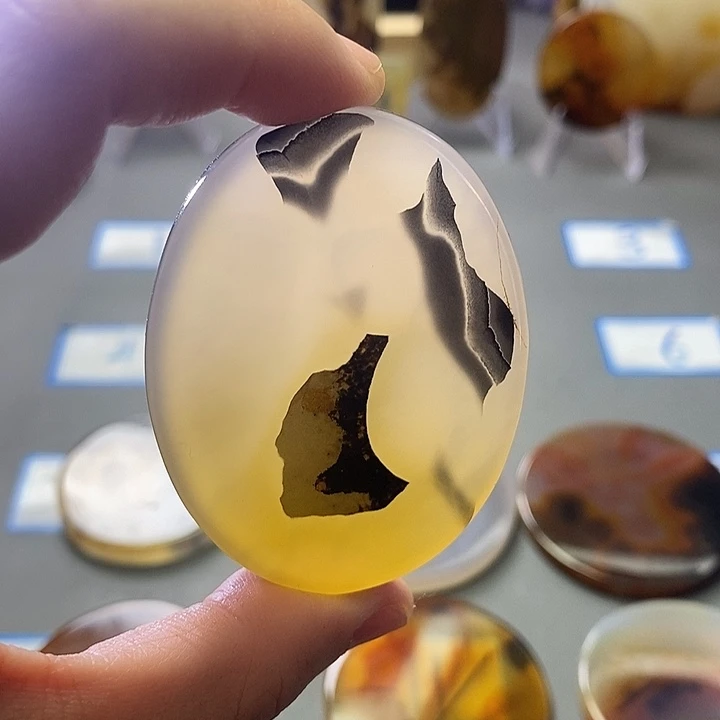 玛瑙/玉髓未镶嵌珠宝半成品12