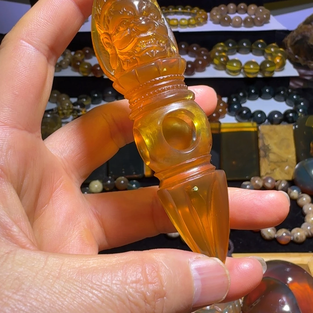 琥珀未镶嵌颈饰手把件