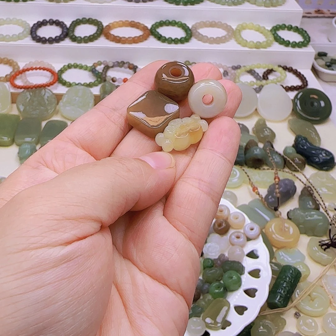 *****颈饰未镶嵌和田玉定制