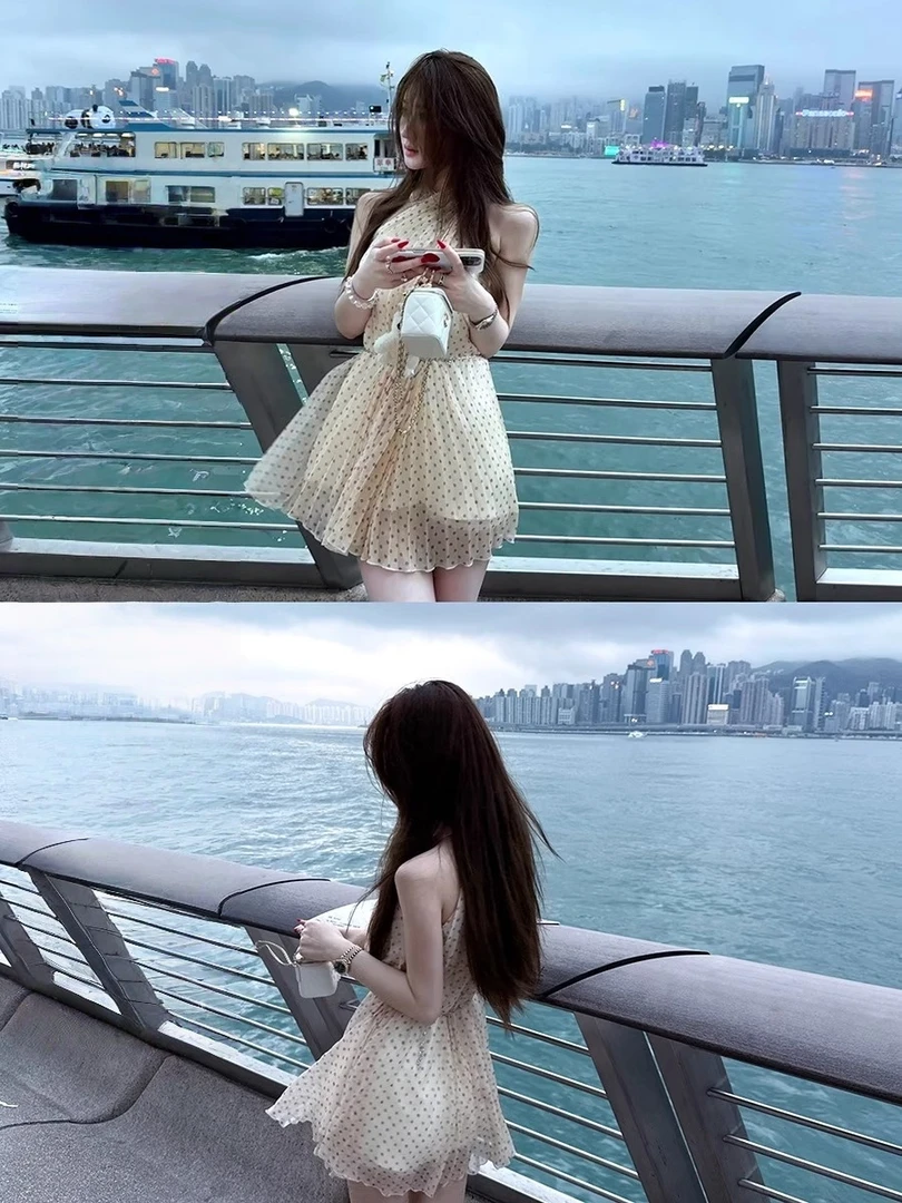 向晚·古早女主 2025年夏波点挂脖褶皱纱无袖性感海滩度假连衣裙
