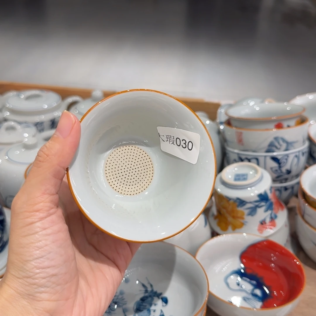 釉下手绘茶具微瑕