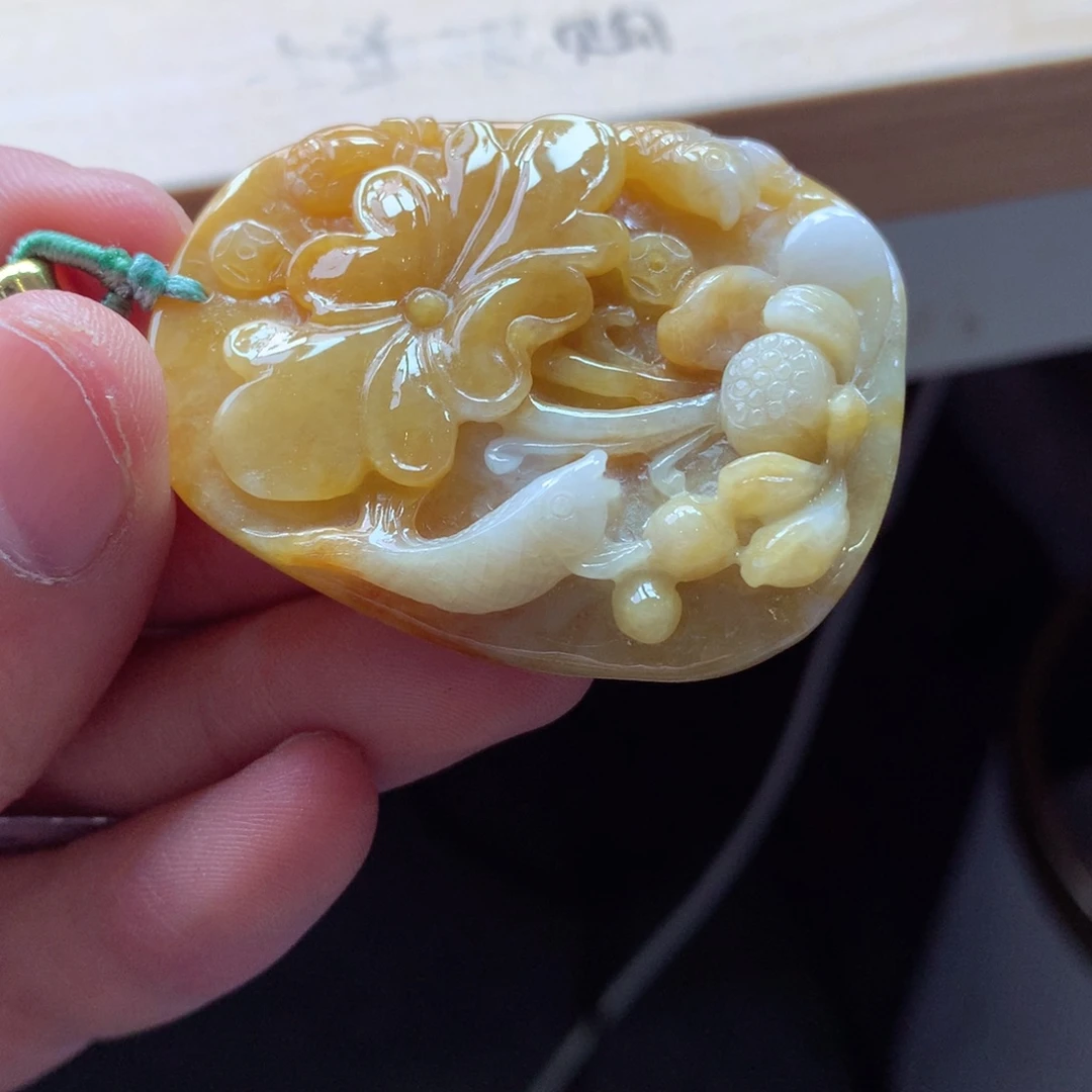 翡翠颈饰未镶嵌吊坠