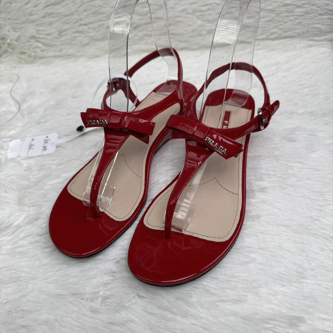 95新 Prada/普拉达 红色蝴蝶结人字拖鞋/36.5码/FZ204