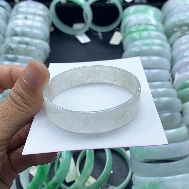 翡翠未镶嵌手镯公主方51-52