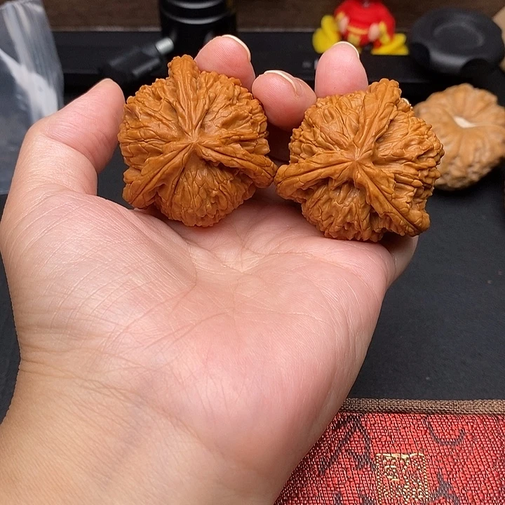 源***号把件文玩核桃白奔