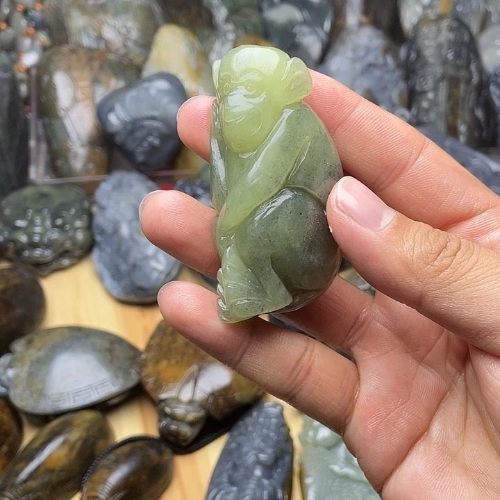 用***7和田玉未镶嵌挂件