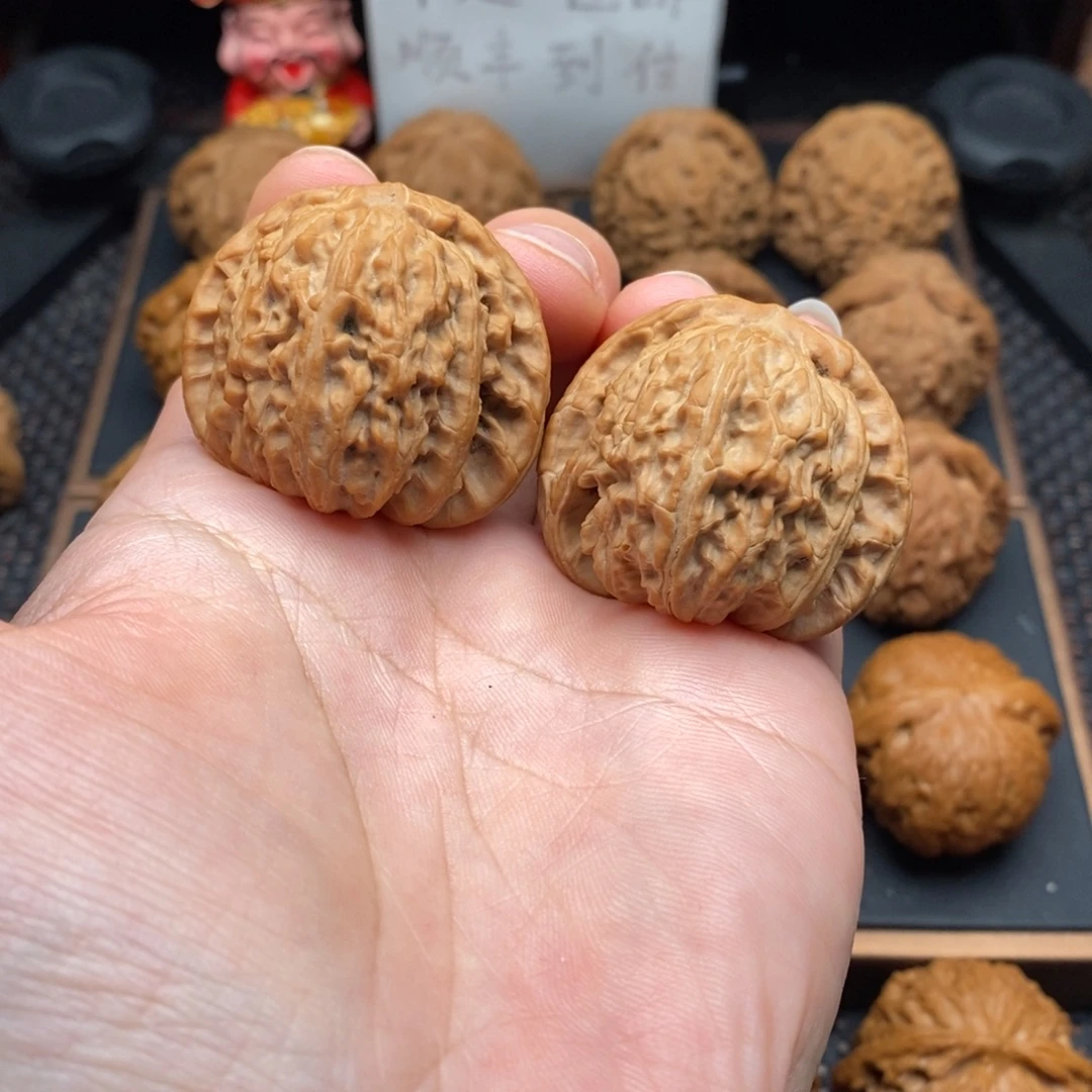 文玩核桃把件全品白茬白狮子40尺
