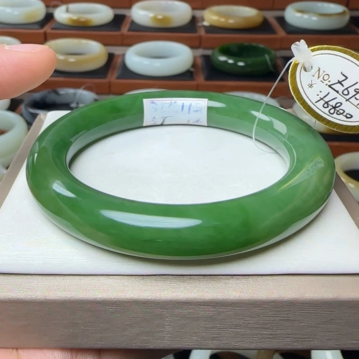 和田玉（碧玉）未镶嵌手镯