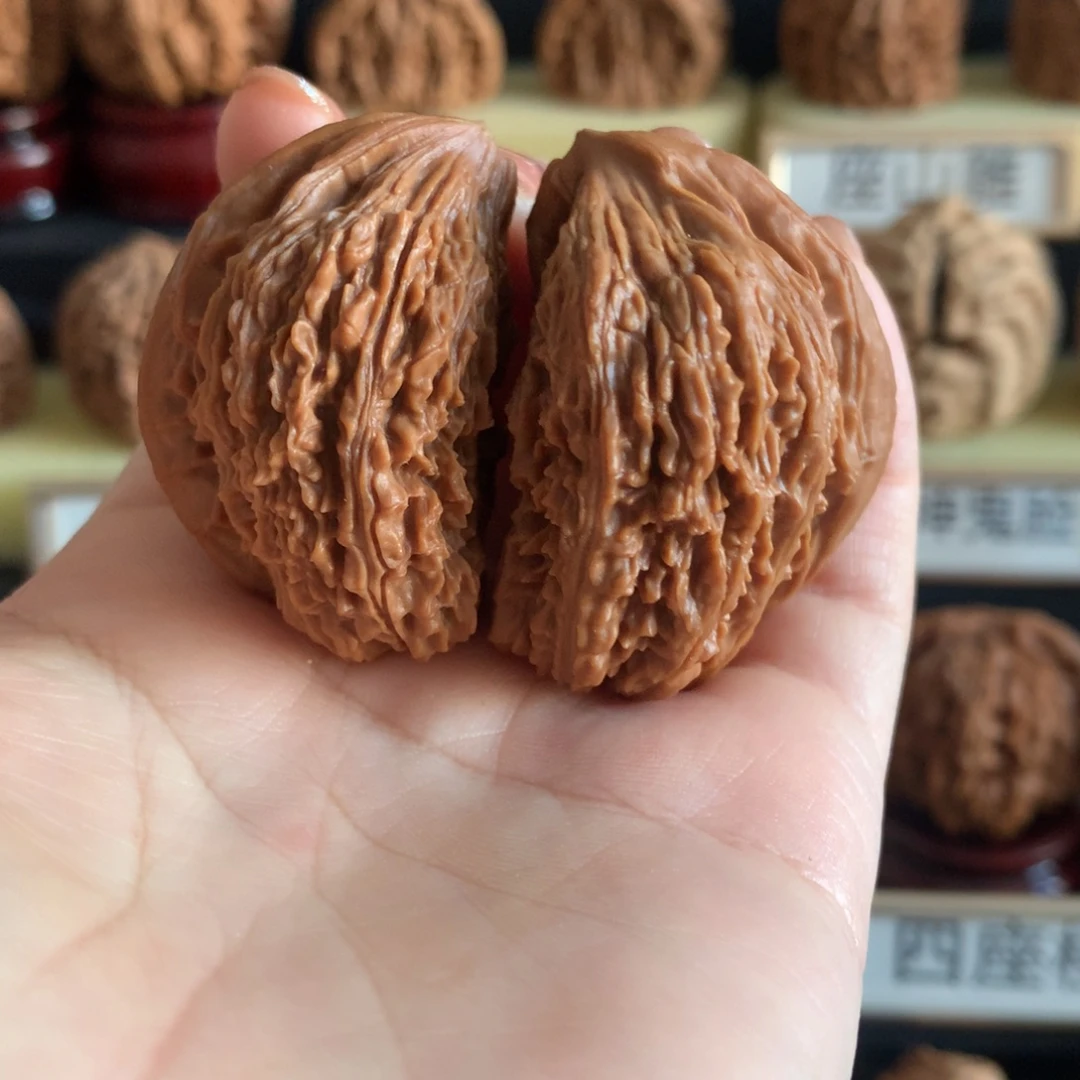木质类文玩核桃南疆石半壁江山