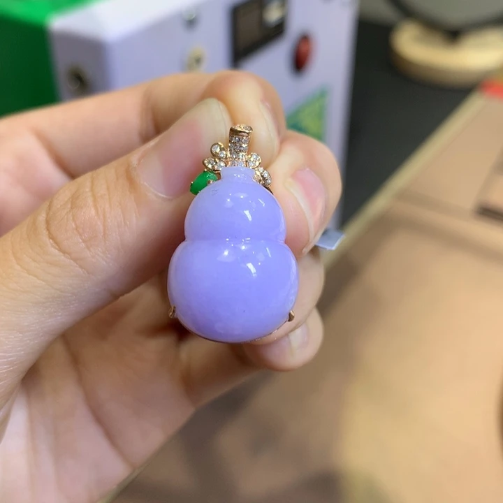 翡翠18K金镶嵌颈饰翡翠