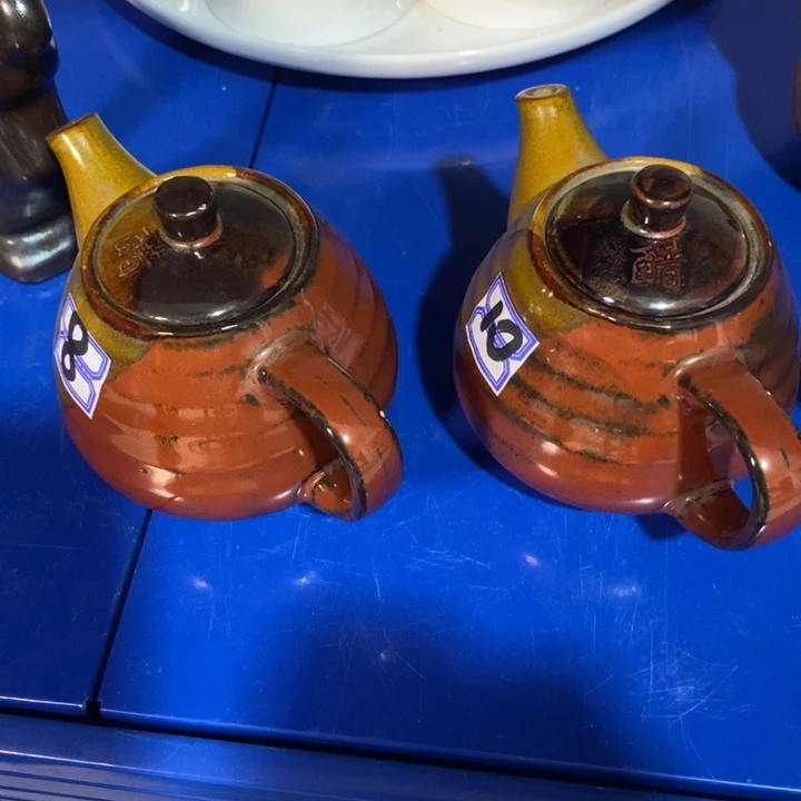南***熙瓷片五厂小壶两个微瑕疵