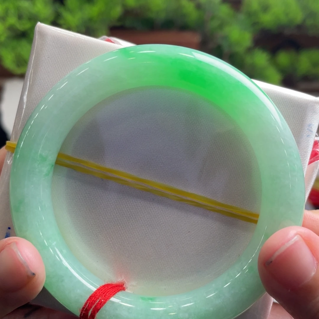 翡翠未镶嵌手镯54.6阳绿 新货 强推