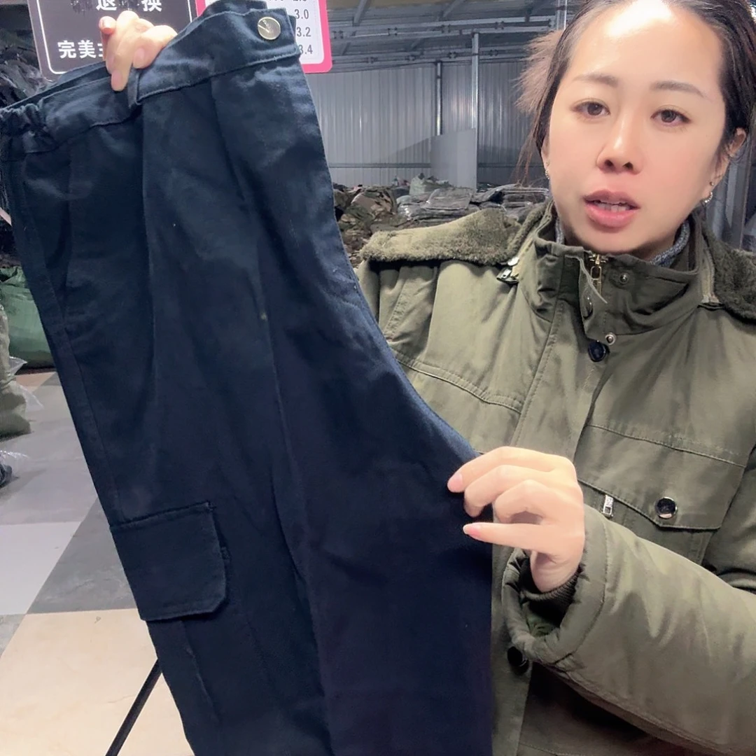 180裤子两条。蓝色 微脏。