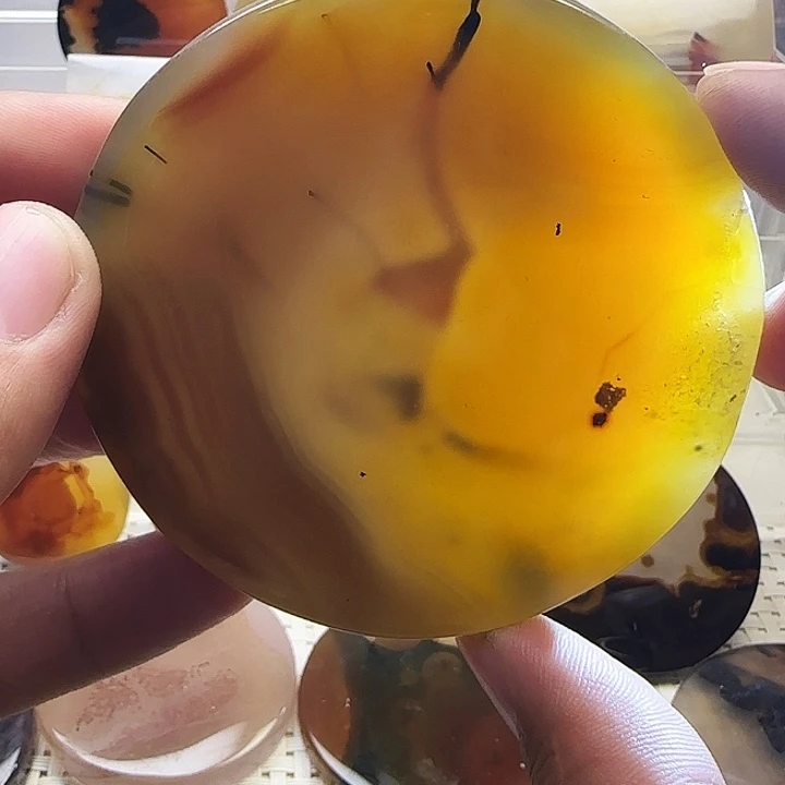 玛瑙/玉髓未镶嵌珠宝奇石