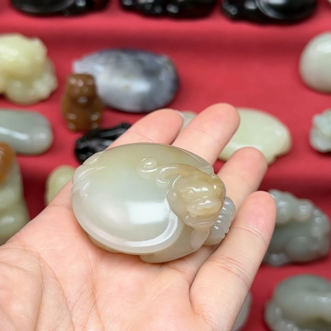 未镶嵌和田玉（糖玉）把件