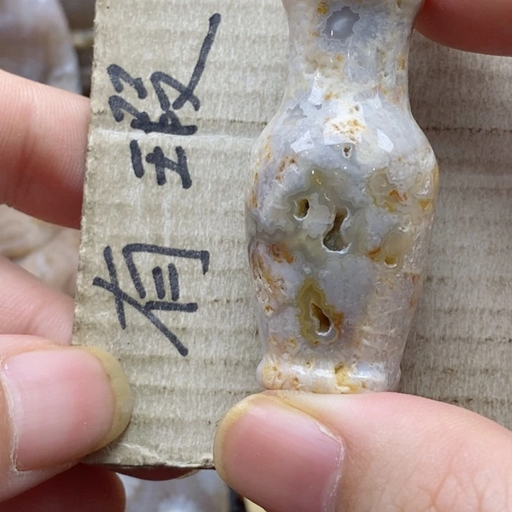 硅化珊瑚（珊瑚玉）颈饰未镶嵌吃****