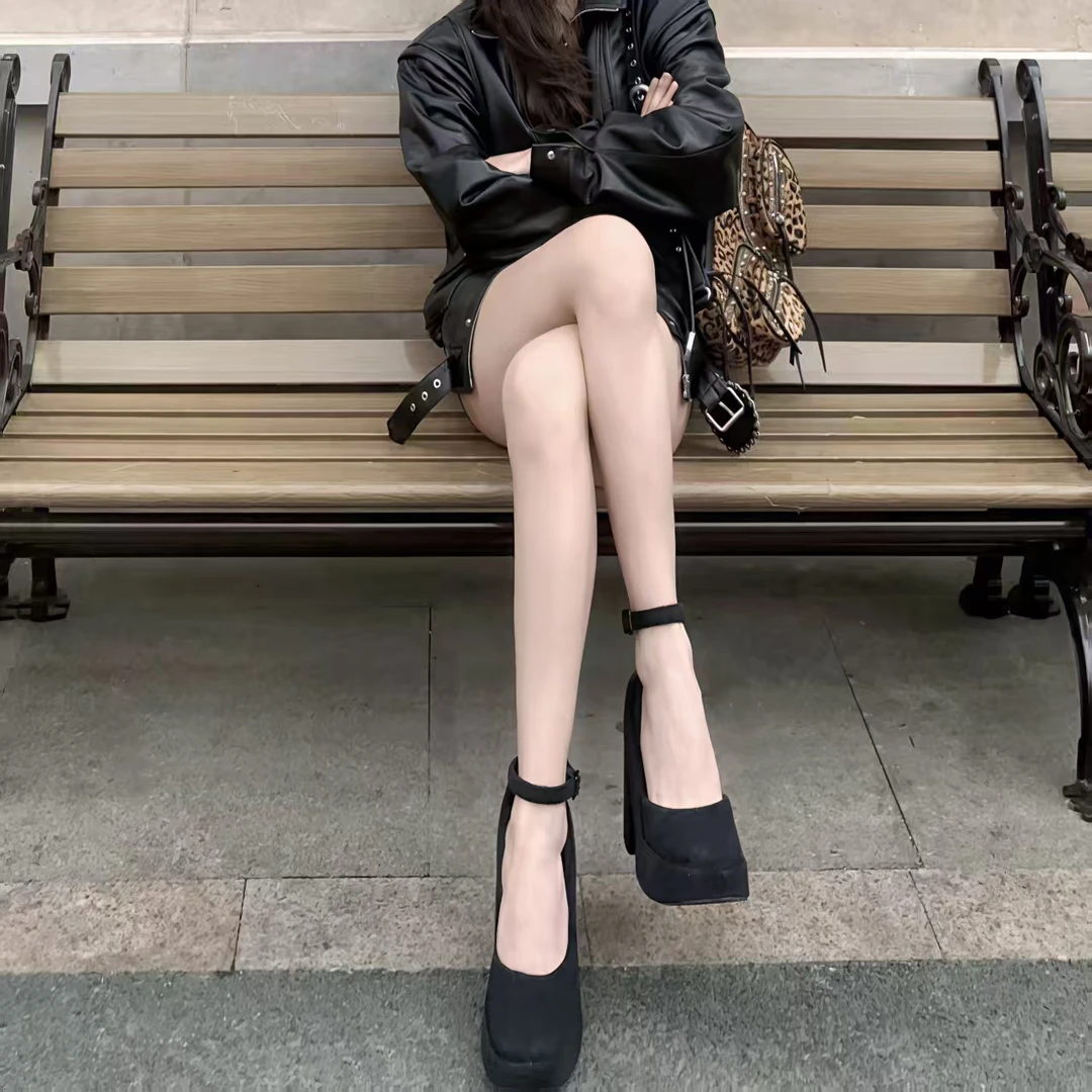 CHARLES&KEITH新款绒布腕带方头防水台高跟女鞋 C-864