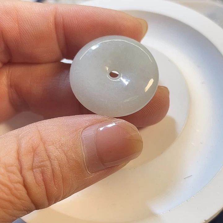 翡翠未镶嵌颈饰平安扣