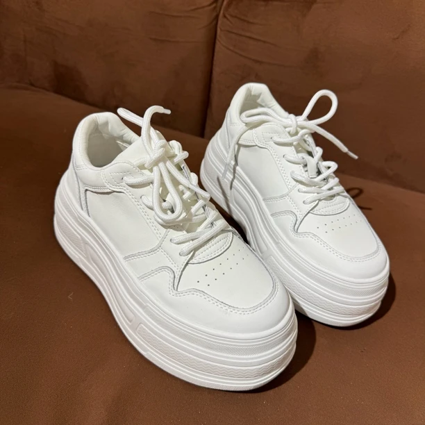 【觅而】2025早春新款厚底小白鞋700-1