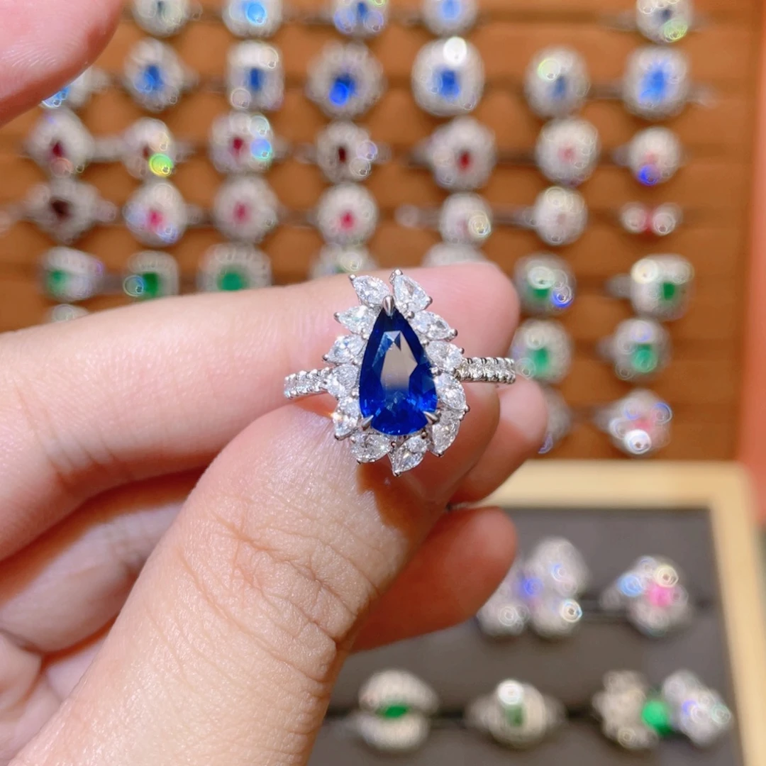 18K金镶嵌戒指蓝宝石1.8ct