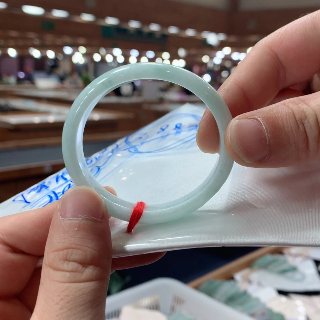 *****翡翠手镯未镶嵌翡翠