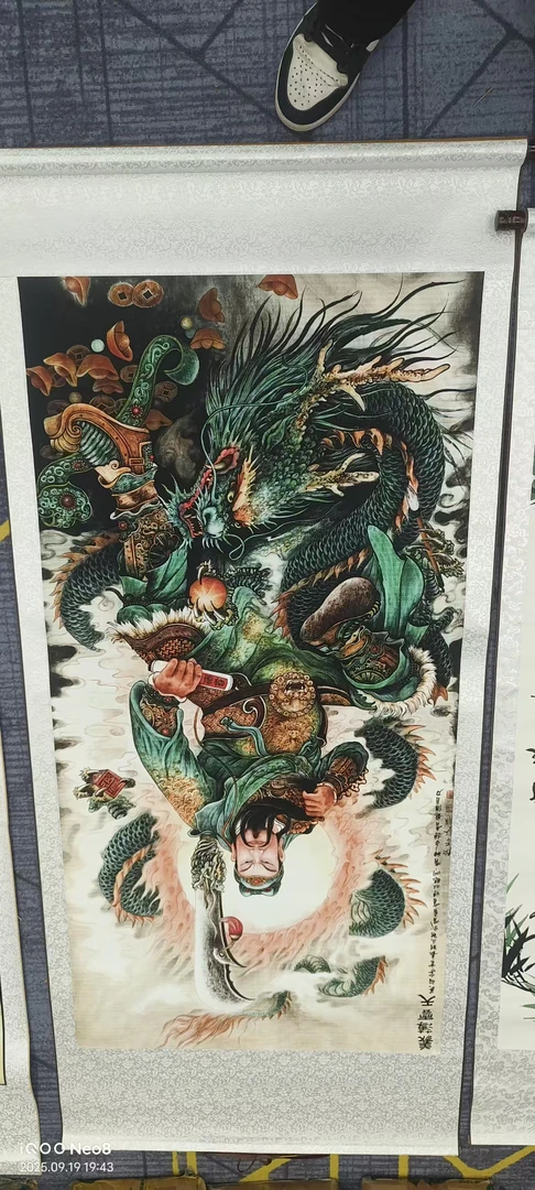 关公义薄云天竖轴挂画适用于客厅玄关走廊中堂装饰