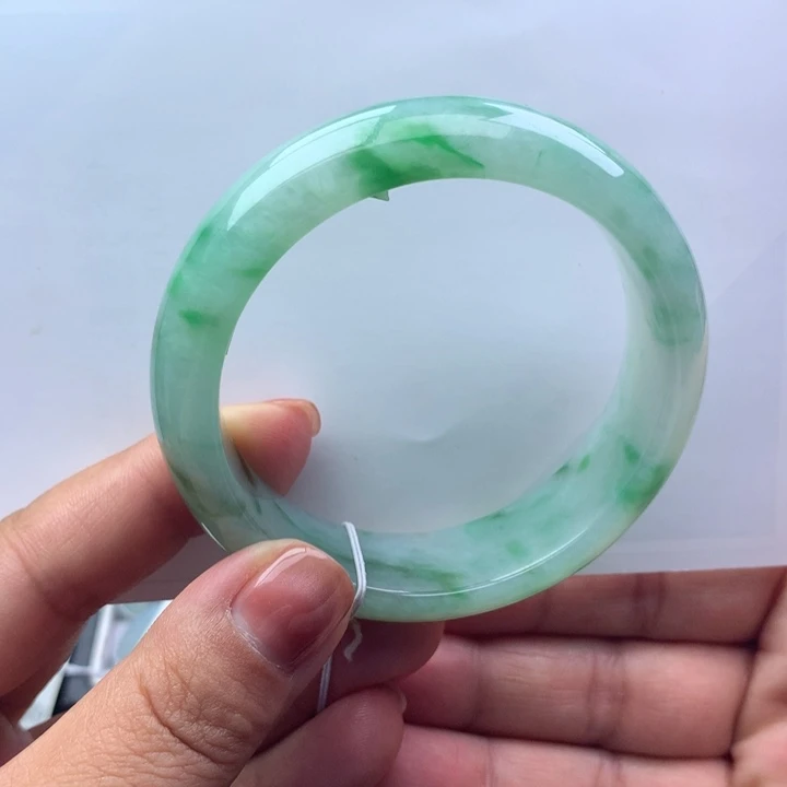 未镶嵌手镯翡翠天然翡翠手镯