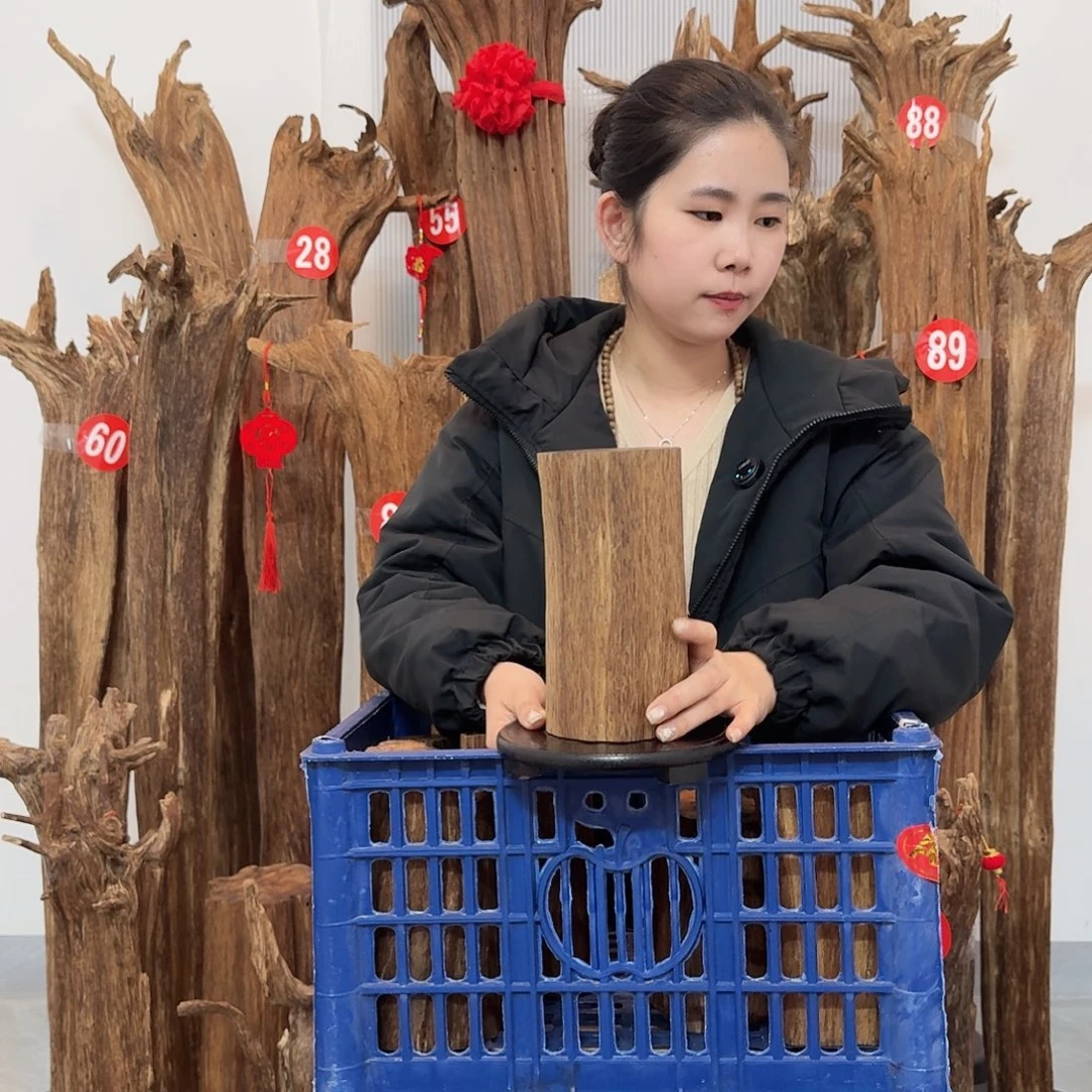 沉香碎屑沉香原材料