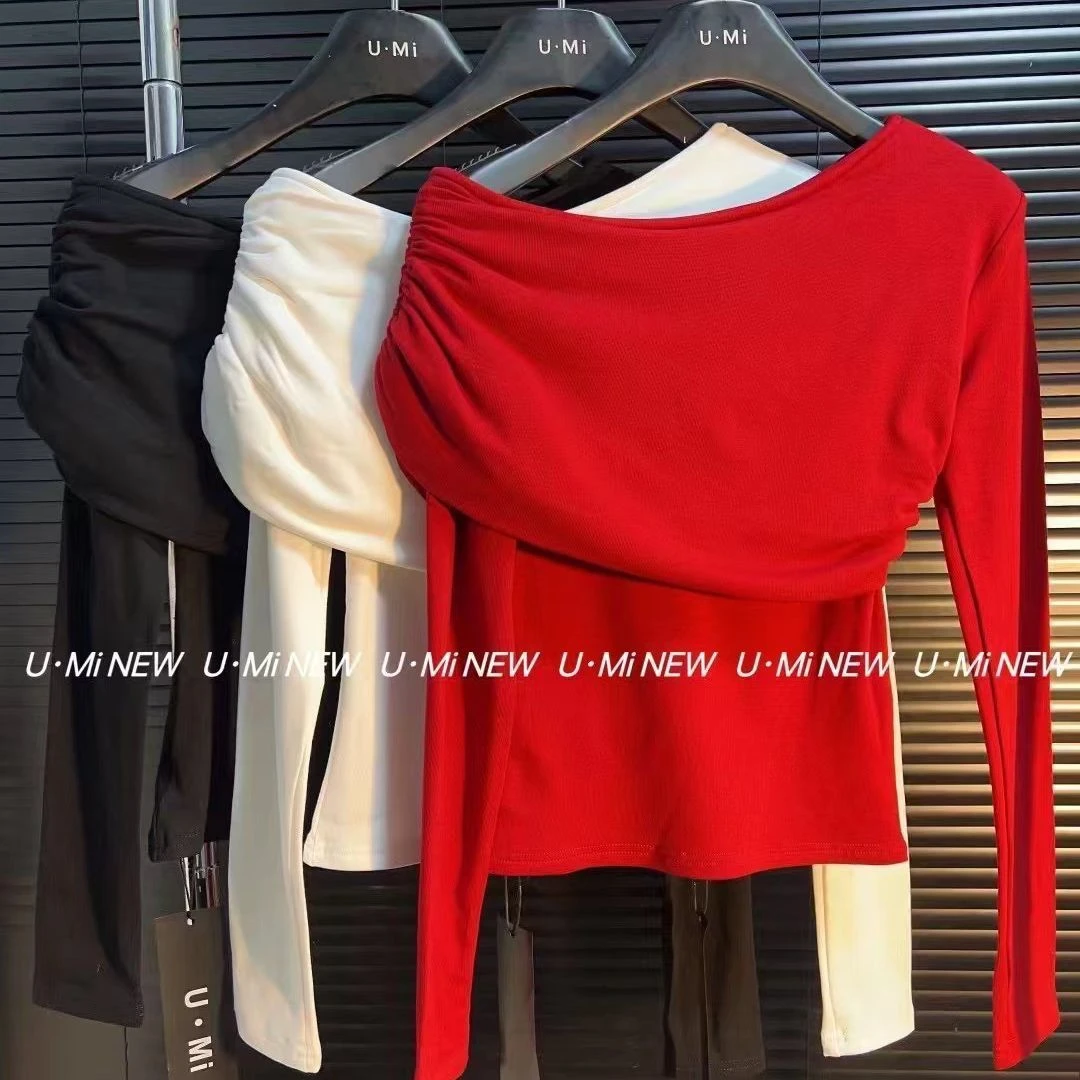 性感斜领露肩长袖T恤女2024秋冬修身内搭设计感辣妹红色打底上衣