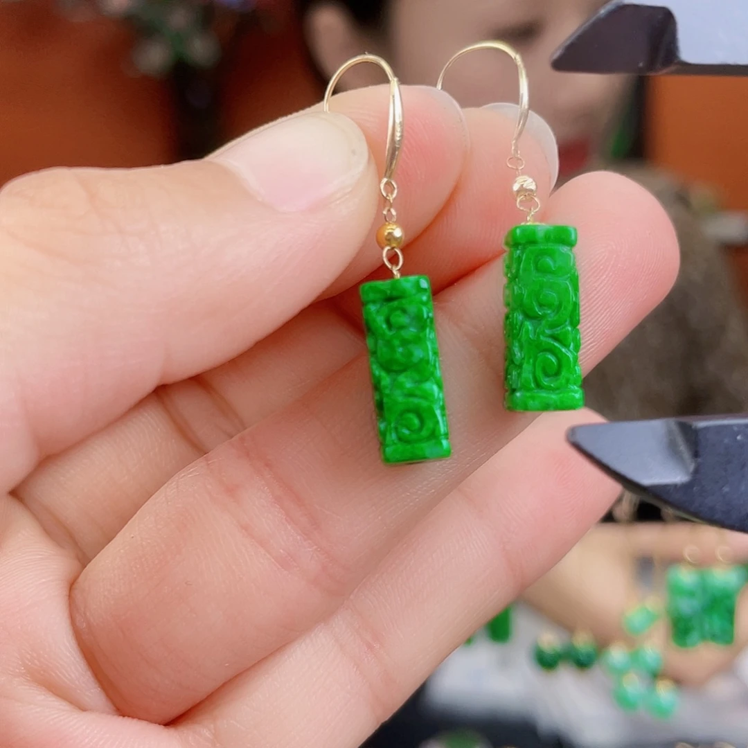 翡翠18K金镶嵌耳饰