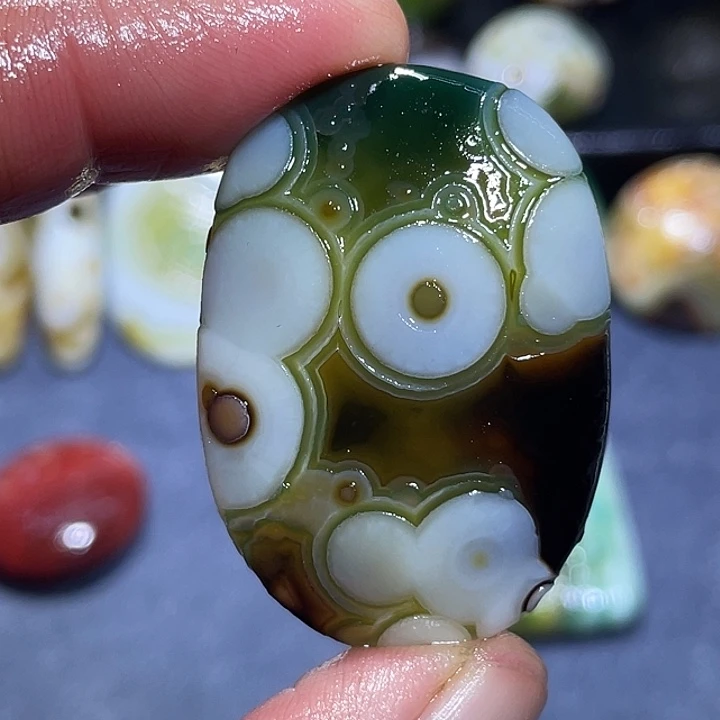 玛瑙/玉髓未镶嵌珠宝奇石
