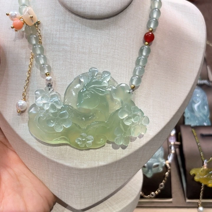 蛇纹石玉未镶嵌吊坠(赠链)