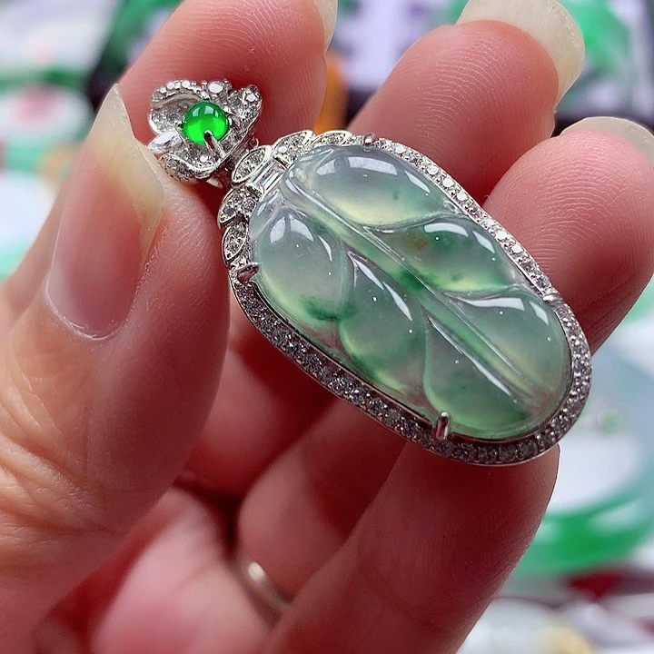 翡翠银S925镶嵌颈饰翡翠