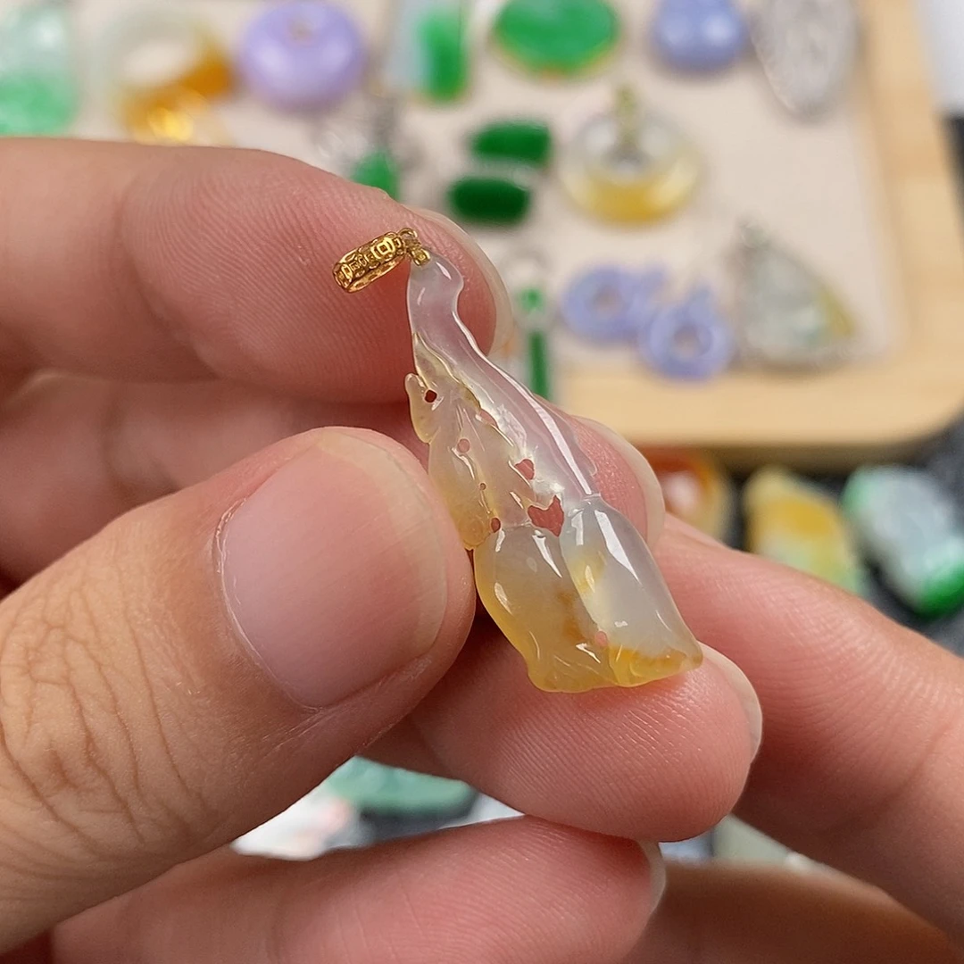 翡翠18K金镶嵌颈饰翡翠