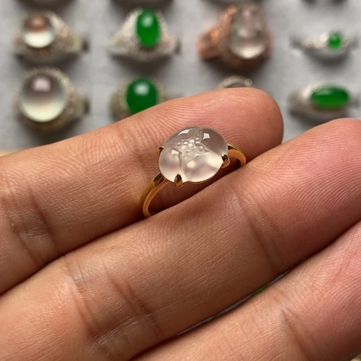 翡翠裸石18K金镶嵌冰种莲花戒指18k金镶嵌