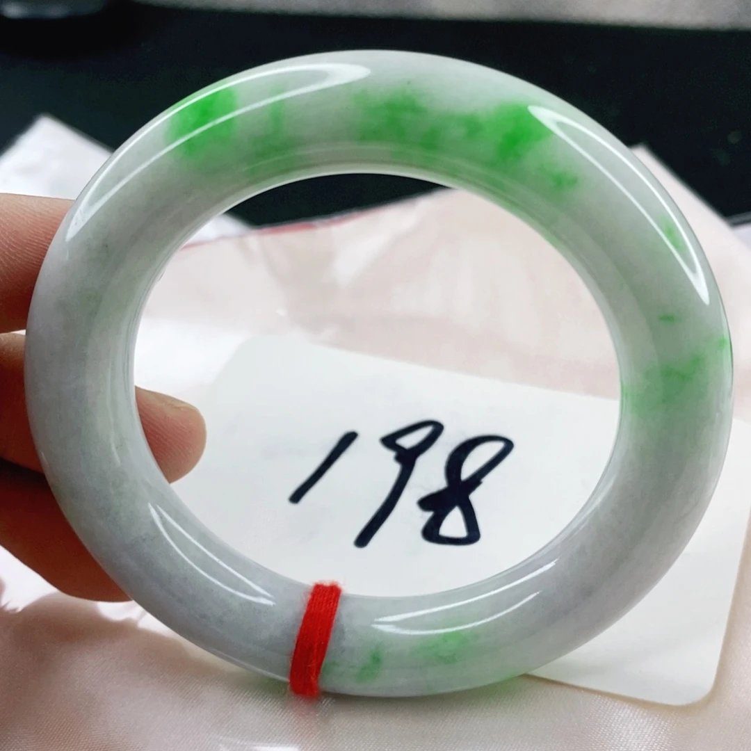 翡翠手镯未镶嵌55.6圈口圆条