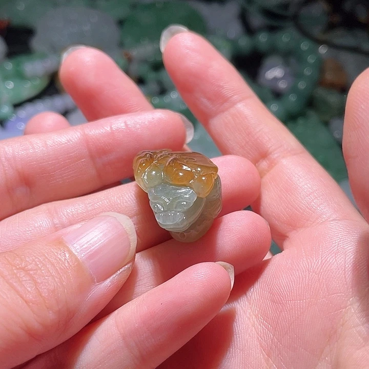 颈饰未镶嵌翡翠天