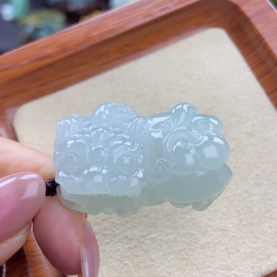 翡翠未镶嵌颈饰A28 阴阳脚霸王貔貅