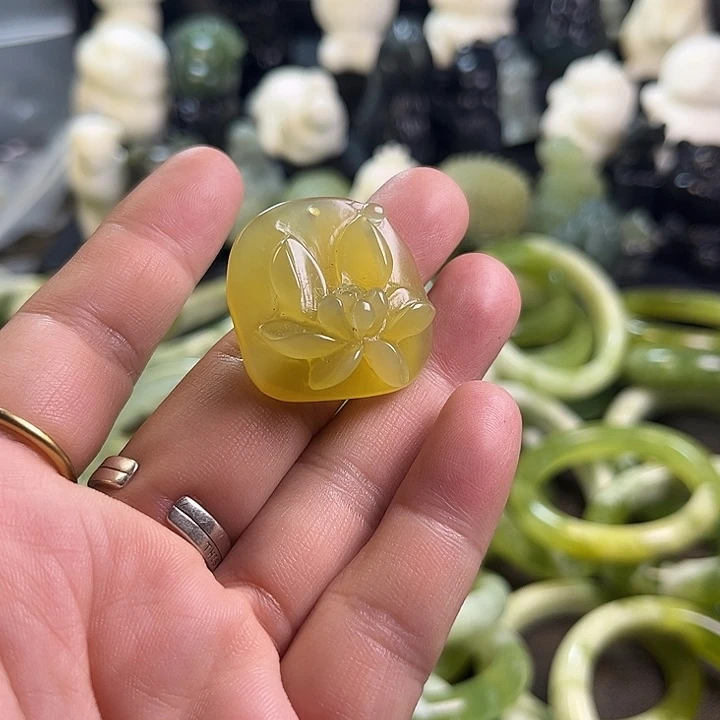 蛇纹石玉未镶嵌项链