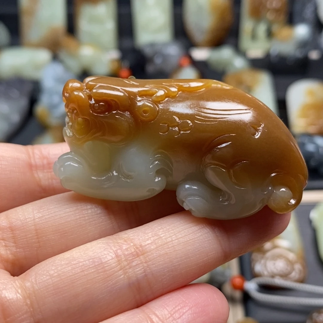 和田玉把件未镶嵌?****》