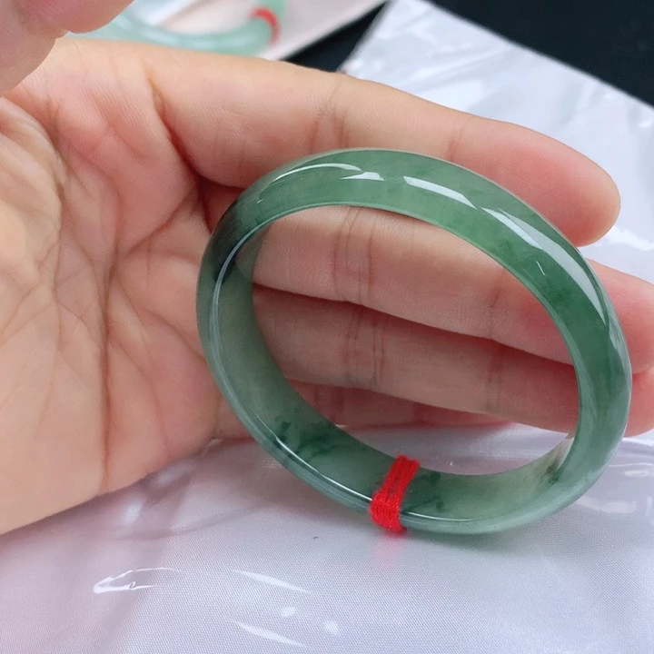 翡翠未镶嵌手镯（贵妃镯）53+满绿贵妃手镯