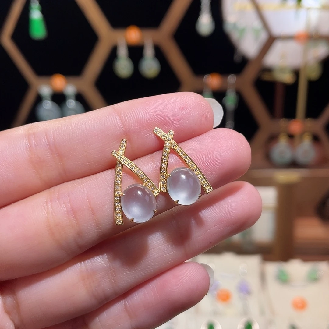 18K金镶嵌翡翠耳饰