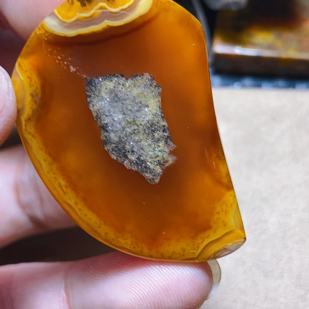 未镶嵌颈饰玛瑙/玉髓二*