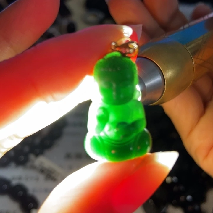 翡翠18K金镶嵌颈饰墨翠宝宝佛